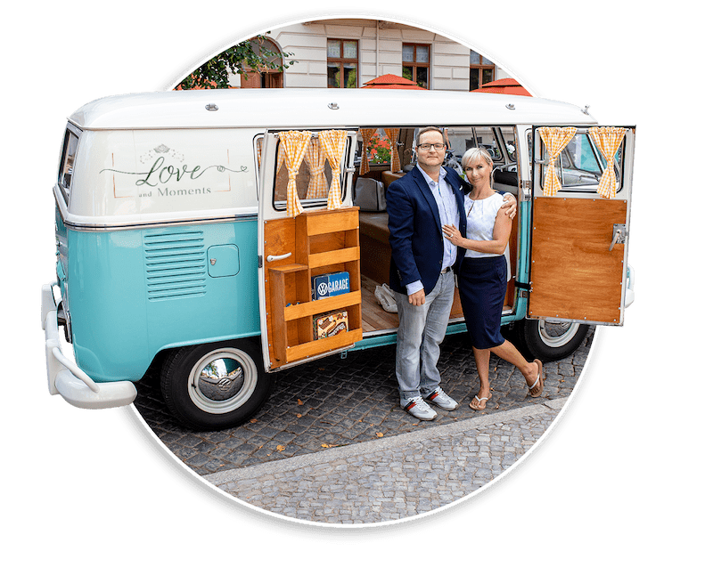 Stine und Jonas, das Fotografen-Duo von Stine Photography, bereit für eine Hochzeitsshooting